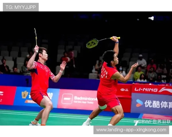羽毛球男双配合天衣无缝：从默契到巅峰的完美演绎