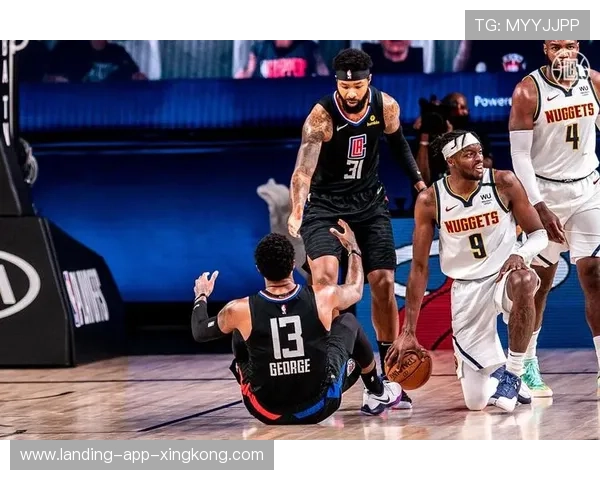 乔治外线点燃全场,快船末节反超完成收官