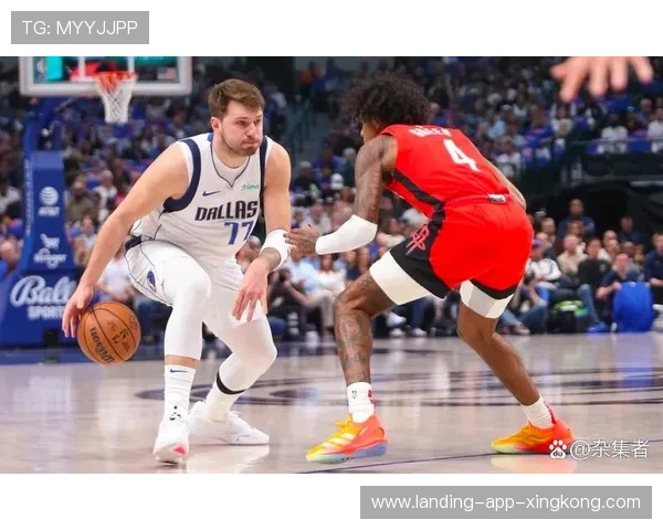 东契奇突破分球助攻上篮,独行侠在主场完成翻盘 东契奇突破分球助攻上篮,独行侠在主场完成翻盘