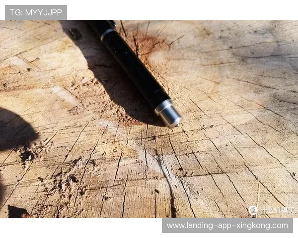 纽卡顿伯恩在对抗中展现硬度 纽卡顿伯恩在对抗中展现硬度