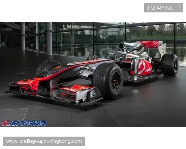 汉密尔顿极速追击，直逼前二