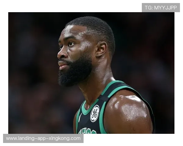 布朗底角三分,绿军再现绝佳手感